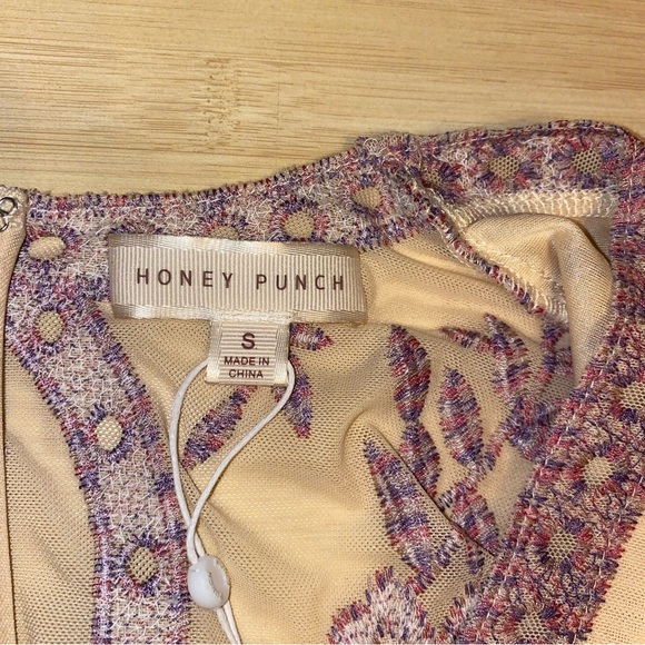 Honey Punch Beige Purple Floral Embroidered Long Sleeve V Neck Bodysuit - Picture 7 of 12